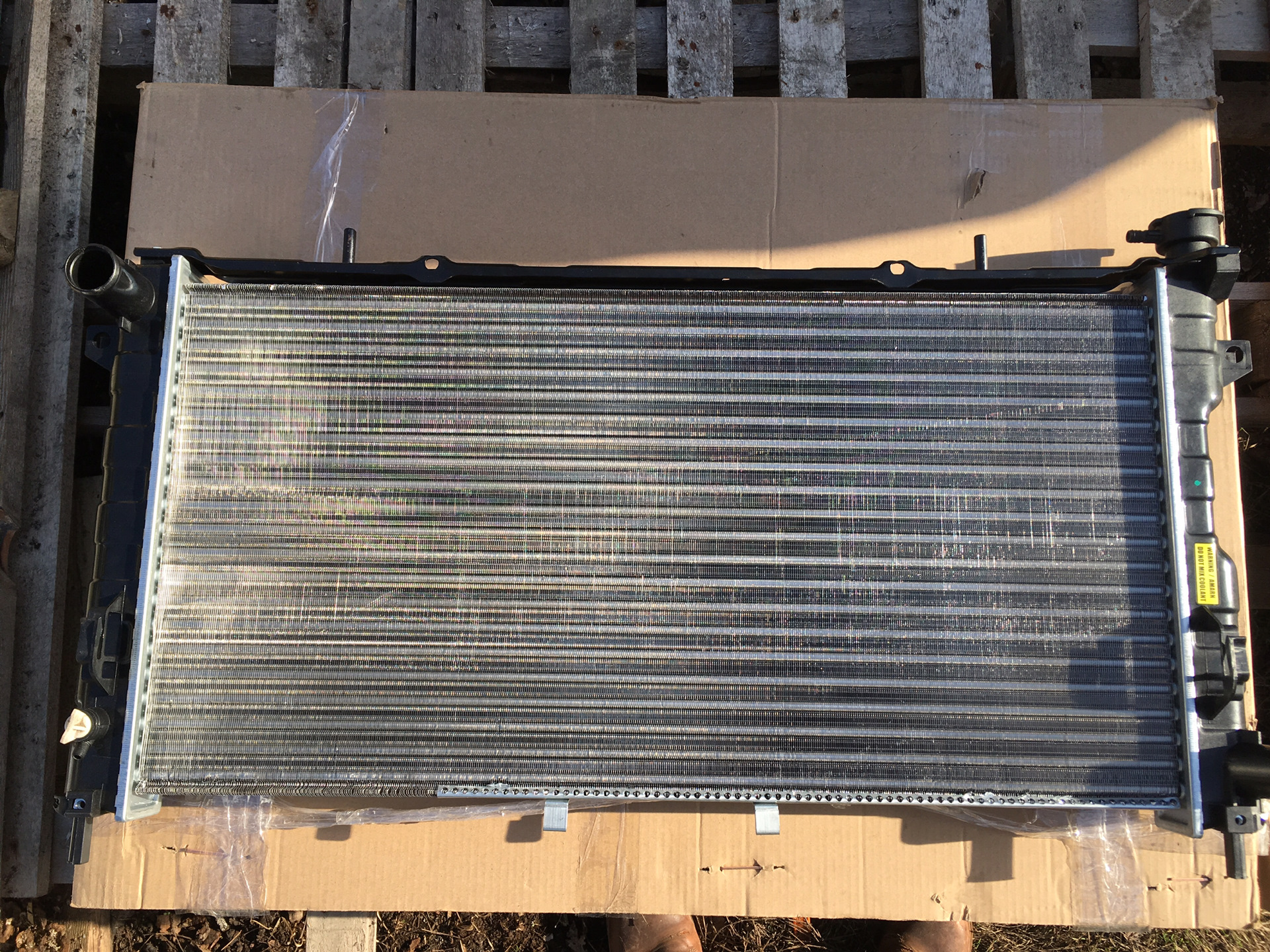 Радиатор додж караван. 0 радиатор. 0 радиатор. Радиатор додж караван. Додж караван 3.