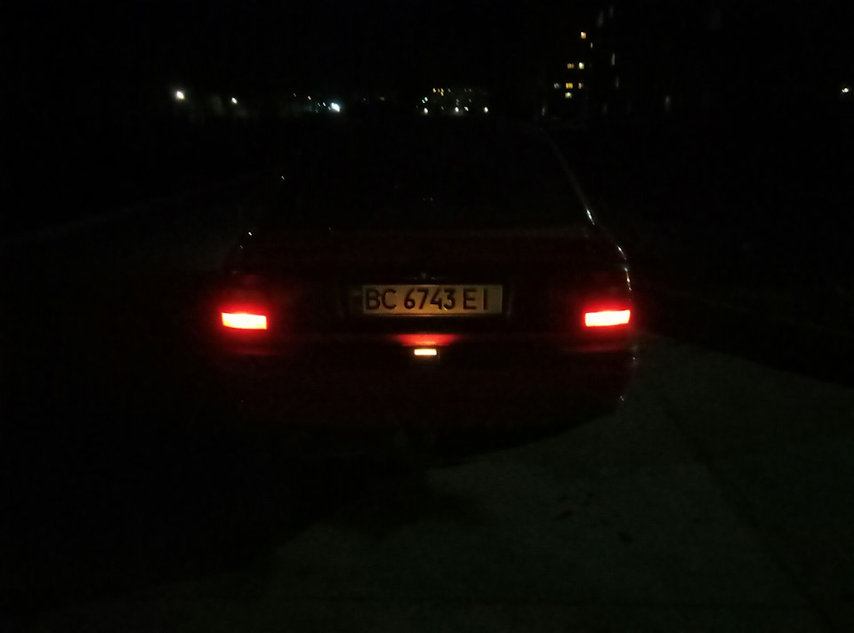 Вторая задняя противотуманка)) — Opel Vectra A, 1,7 л, 1995 года ...