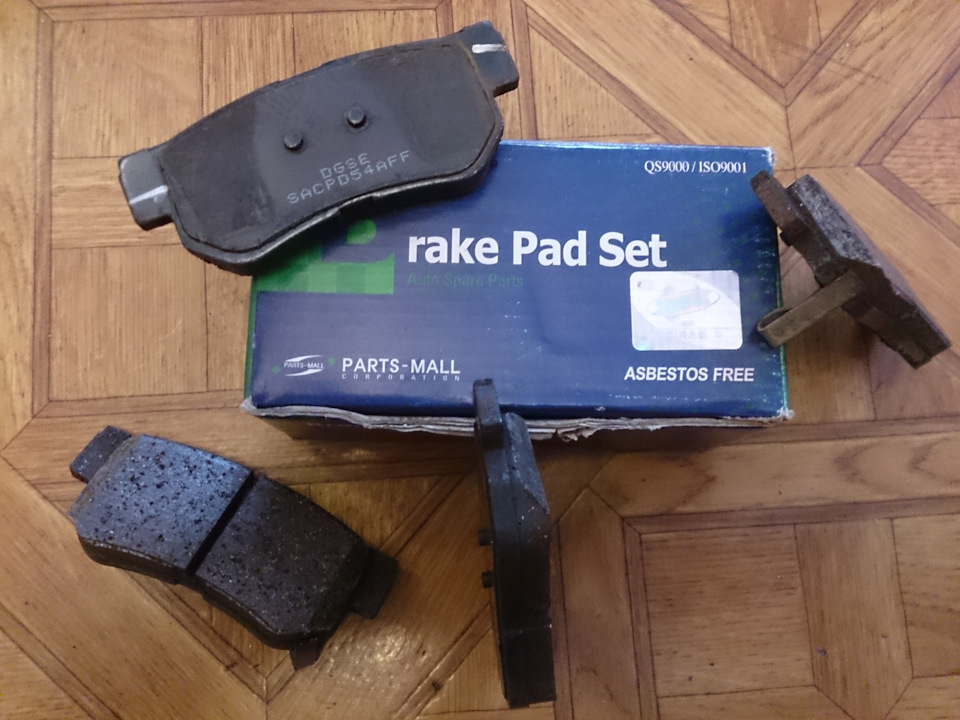 Hyundai / KIA тормозные колодки задние отл. сост. на Hyundai Getz, KIA ...