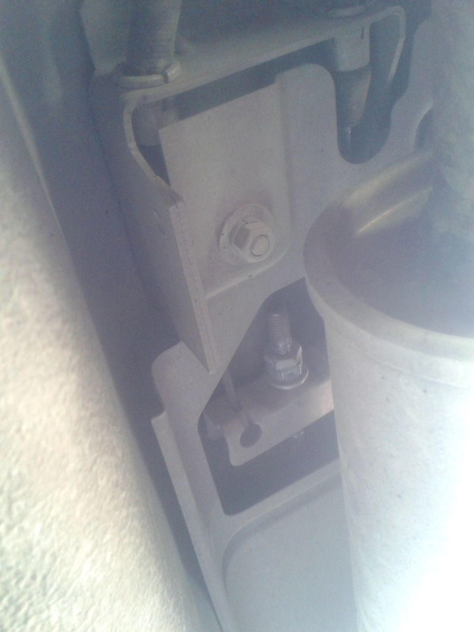 Регулировка стояночного тормоза — Lada Приора седан, 1,6 л, 2014 года ...