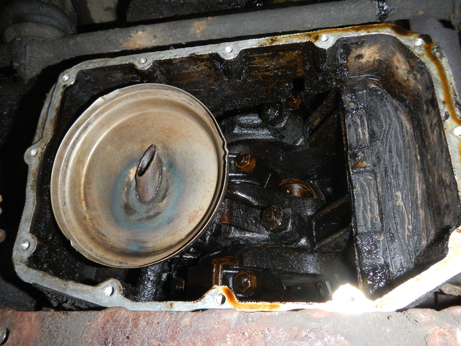 Залил старое масло в двигатель