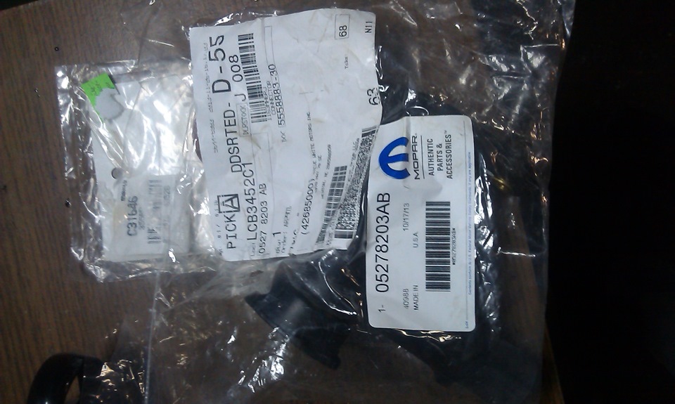 Течет антифриз из-под термостата — Chrysler PT Cruiser, 2,4 л, 2001 ...