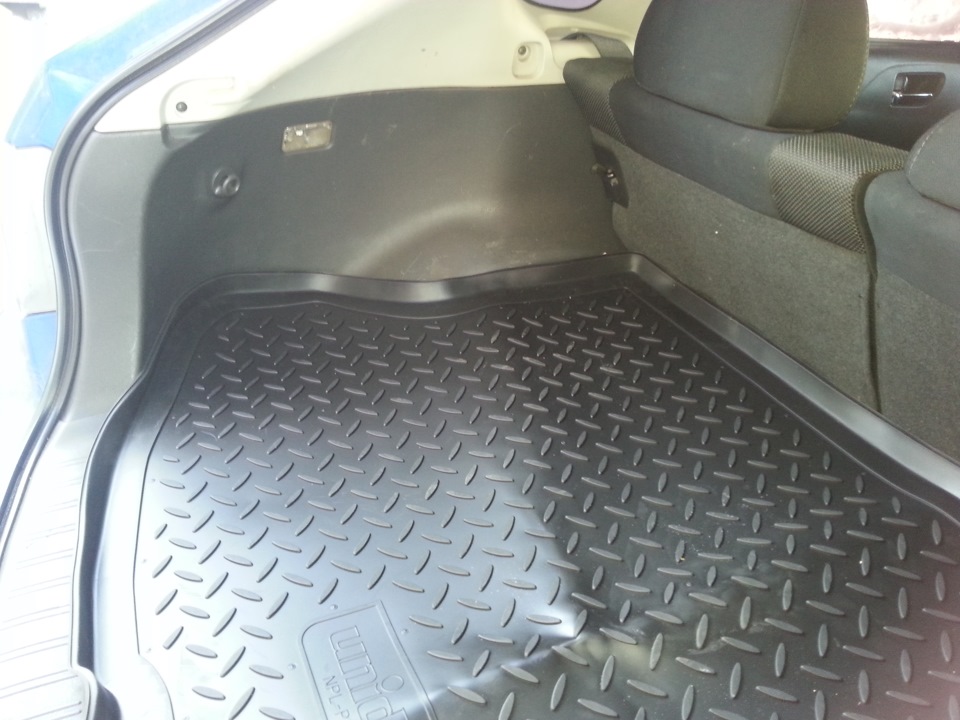 Subaru impreza коврик в багажник