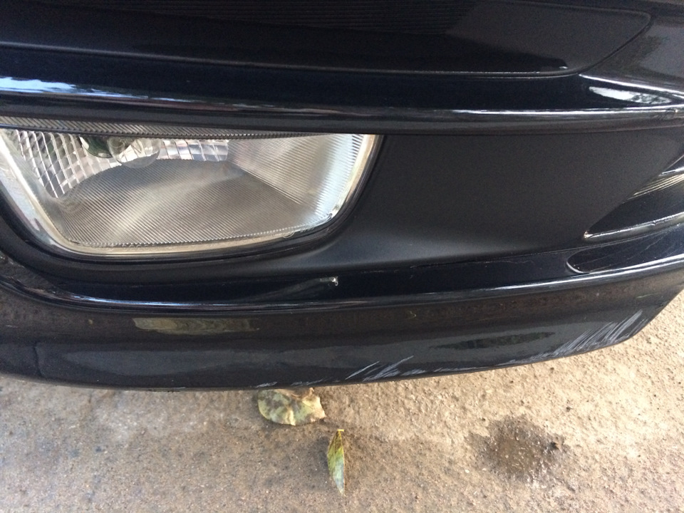 Поцарапал бампер — KIA Rio (3G), 1,4 л, 2017 года | ДТП | DRIVE2