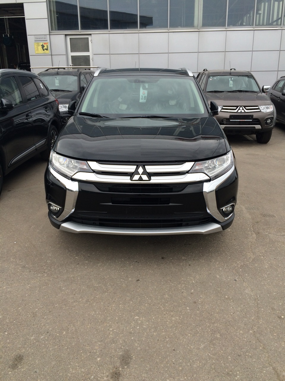 Выбор цвета — Mitsubishi Outlander (3G), 2 л, 2015 года | покупка ...