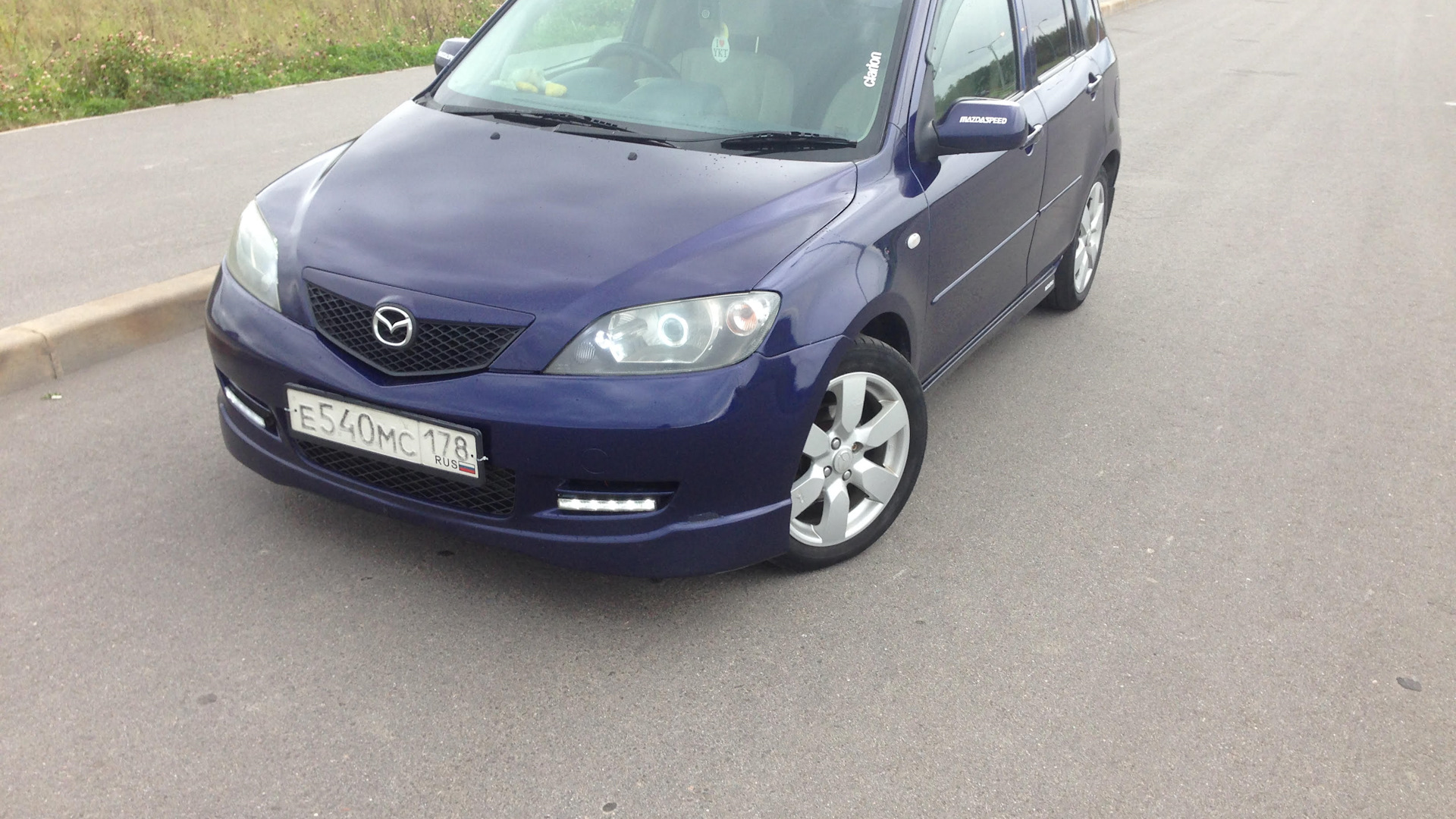 Mazda Demio (2G) 1.5 бензиновый 2003 | Темно синий демон на DRIVE2