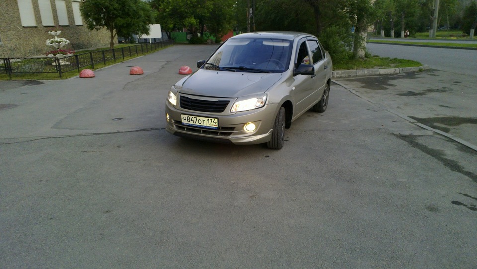 решетка соната и нижняя губа снайпер на бампер))) — Lada Гранта (1G), 1 ...