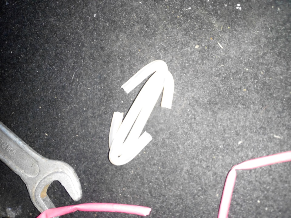 скрип водительского сидения* — Lada Приора седан, 1,6 л, 2008 года ...