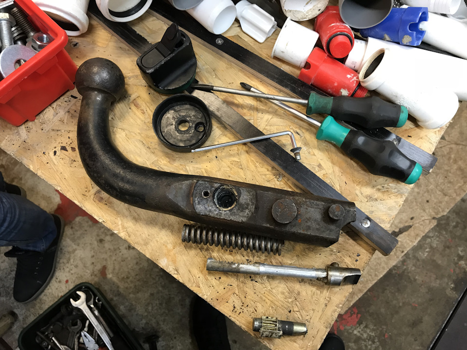 Крюк фаркопа BOSAL 20233 — наводим марафет! — BMW 7 series (E38), 2,8 л ...