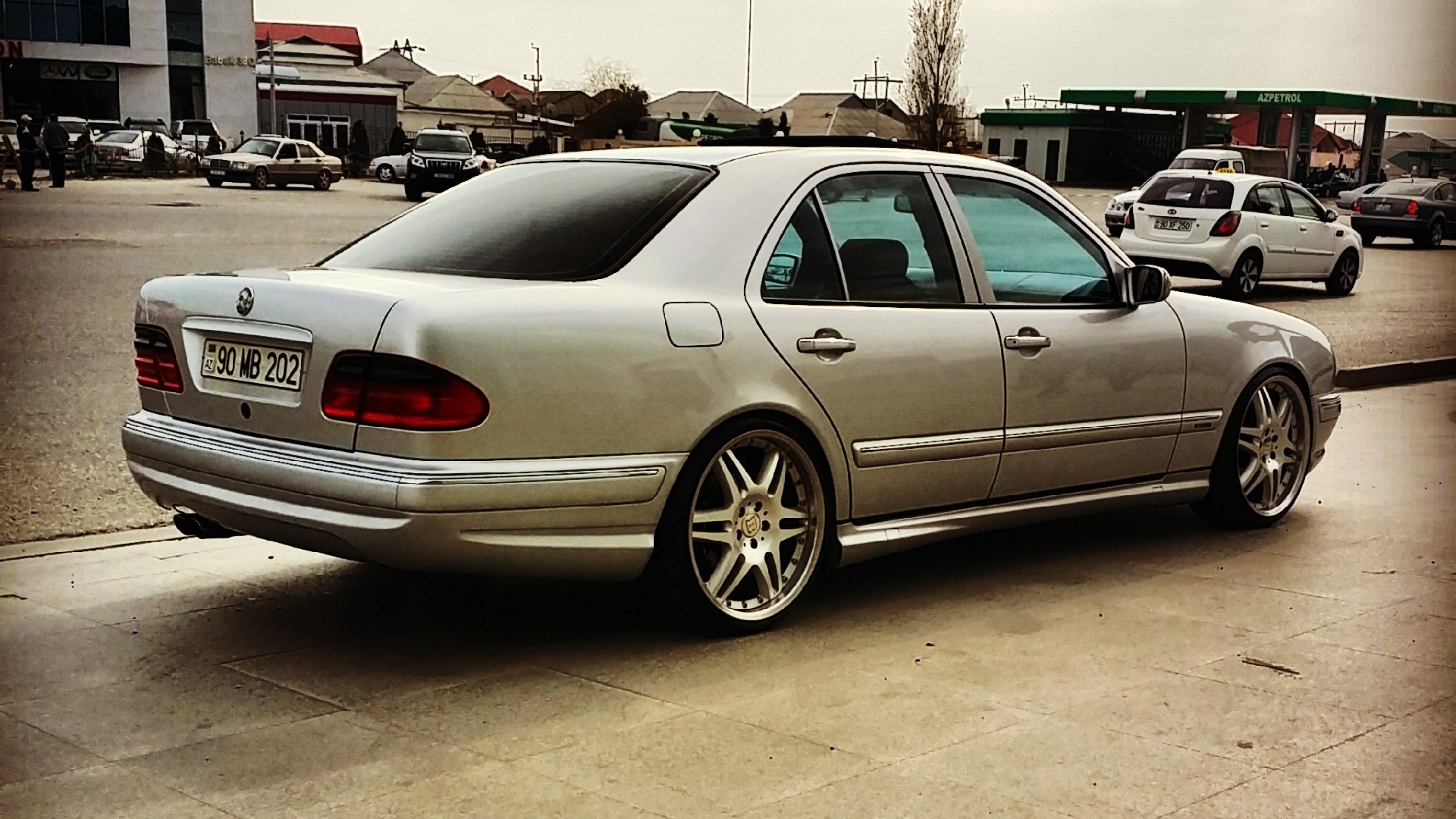 Mercedes-Benz E-class (W210) 3.2 бензиновый 1999 | №1 в Баку на DRIVE2