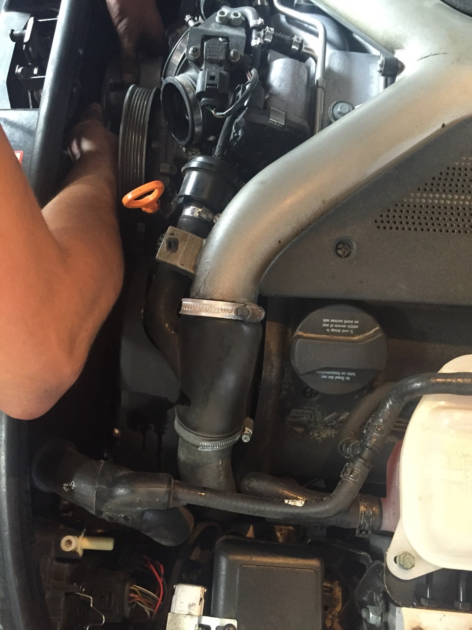 Замена ремня генератора и механизма обводного ремня ( ролик ) — Audi S4 ...