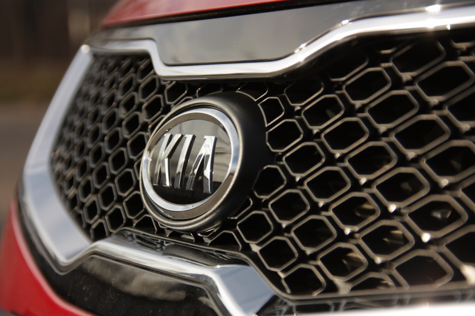 Новая решетка радиатора — KIA Ceed (1G)