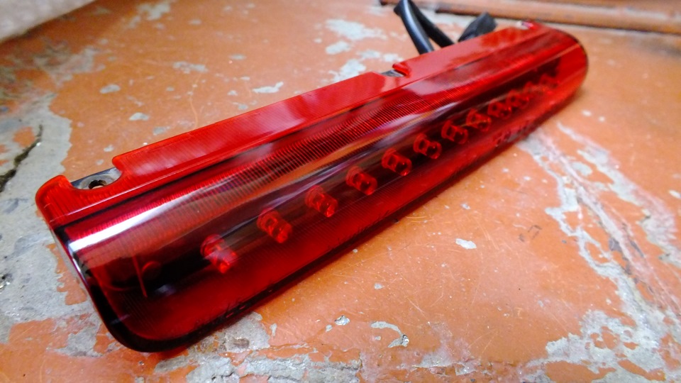 дополнительный стоп сигнал ваз 2110. Hella 2da 959 380-511. повторитель стоп сигнала ваз 2114. стоп сигнал 2114 спойлер. стоп сигнал на спойлер mazda.