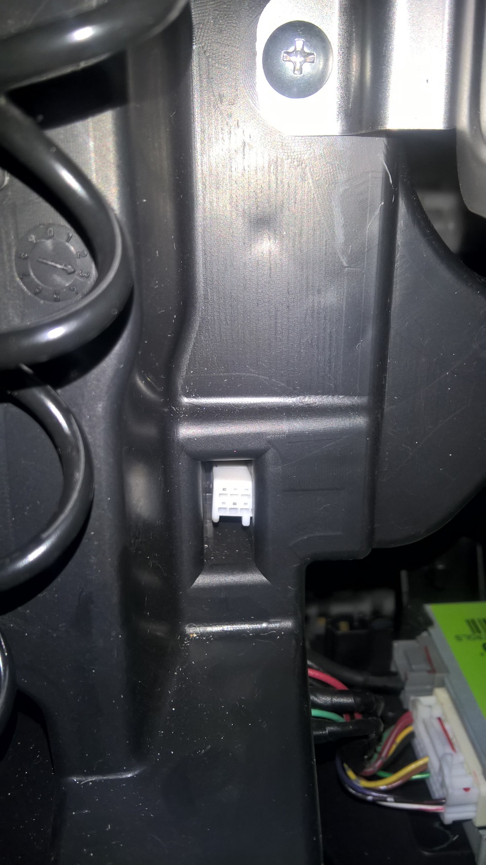 Что за разъем? — Mitsubishi Outlander (3G), 2,4 л, 2013 года ...