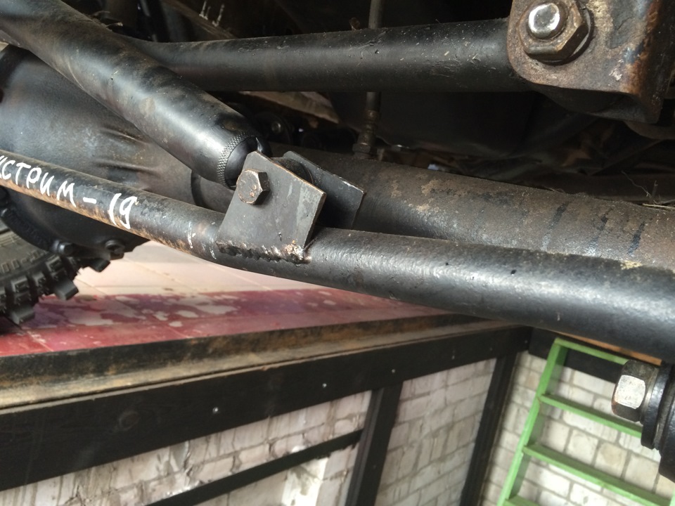 Установка рулевого демпфера от Land Rover Defender — УАЗ 31519, 2,9 л ...