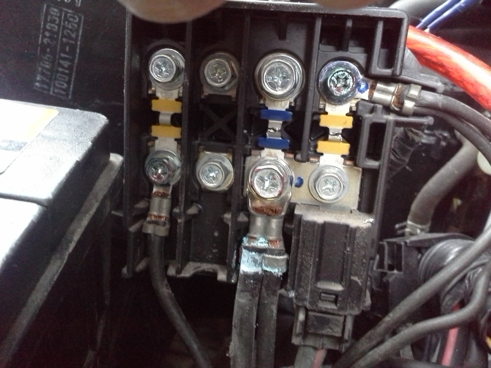 перепутал клеммы аккума при подлючении — Toyota bB (NCP30), 1,3 л, 2001 ...