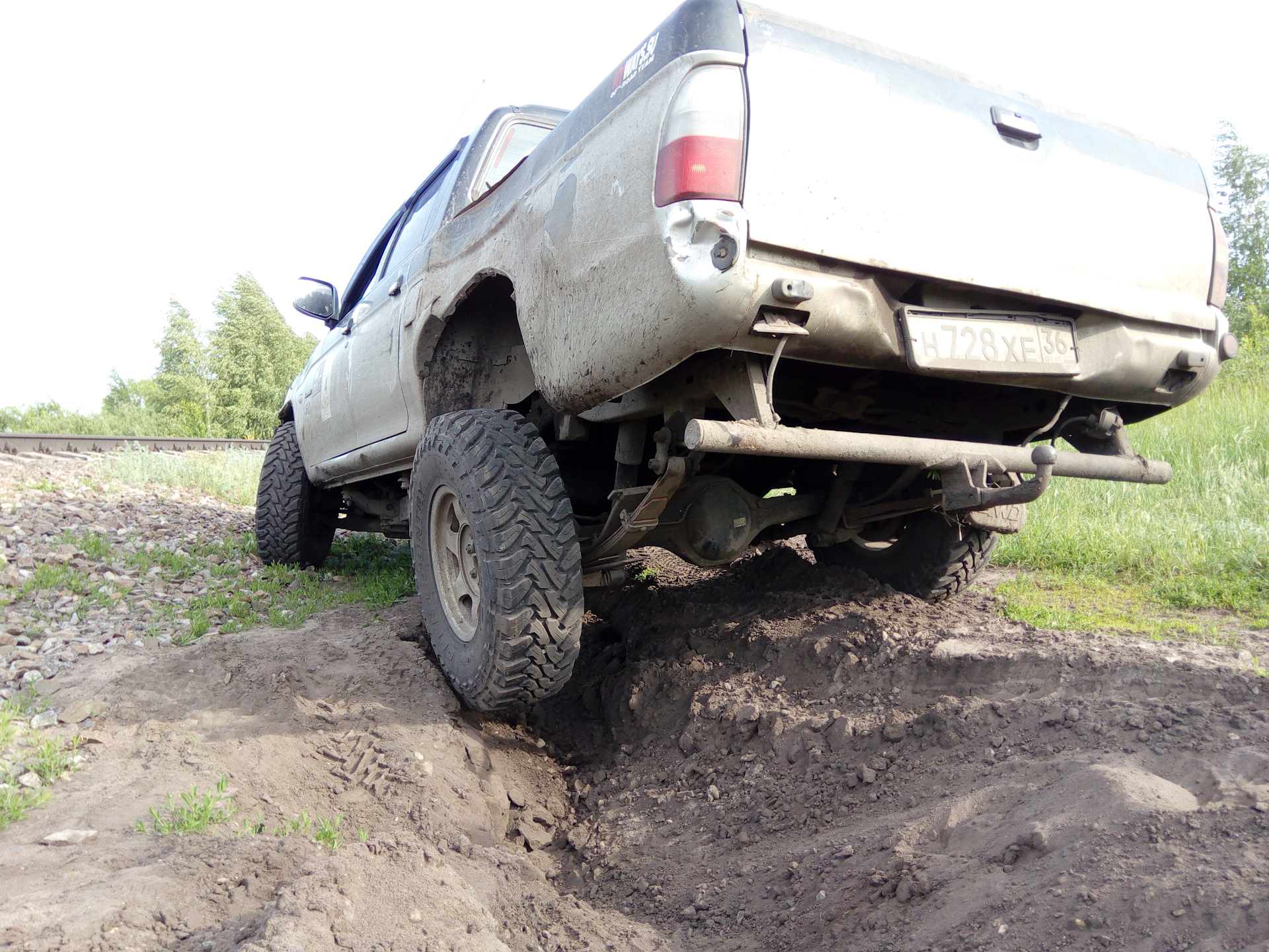 Ход подвески. Mitsubishi l200 задняя подвеска пикап. Задняя подвеска l200. Хода подвески Mitsubishi l200. Хода подвески l200.