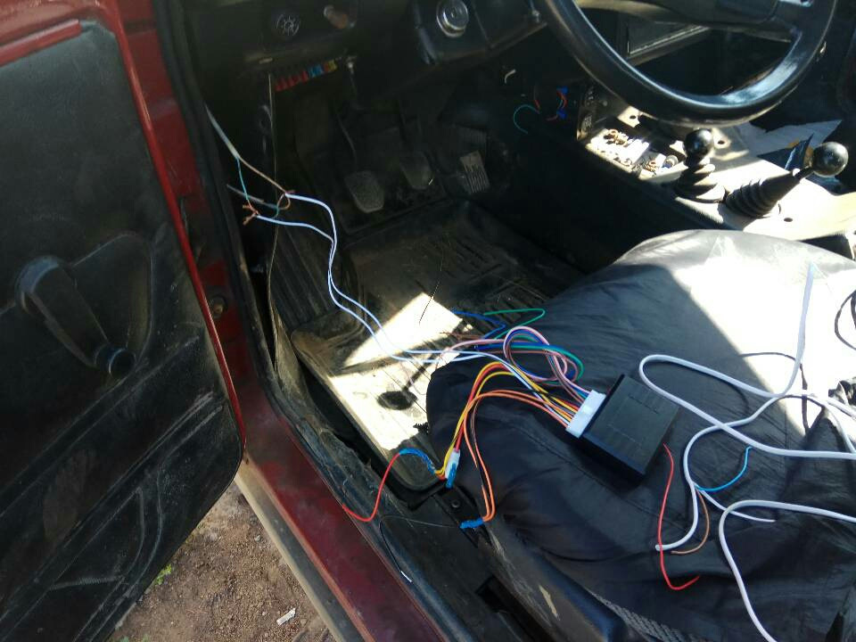 Китайский центральный замок ))) — Lada 4x4 3D, 1,7 л, 1997 года ...