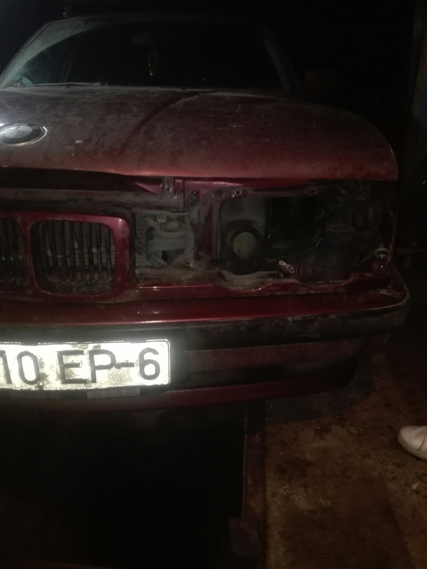 Упала лампочка в фару(( — BMW 5 series Touring (E34), 2 л, 1992 года ...