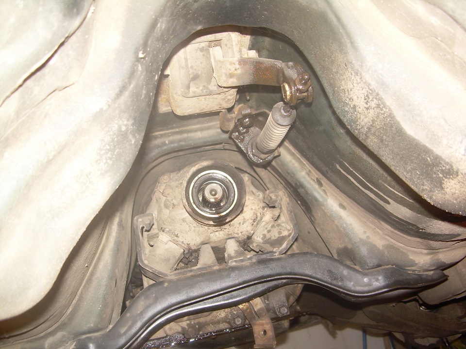 Снятие АКПП (серия 2-я) - Subaru Legacy (BC/BJ/BF), 1,8 л, 1990 года своими рука