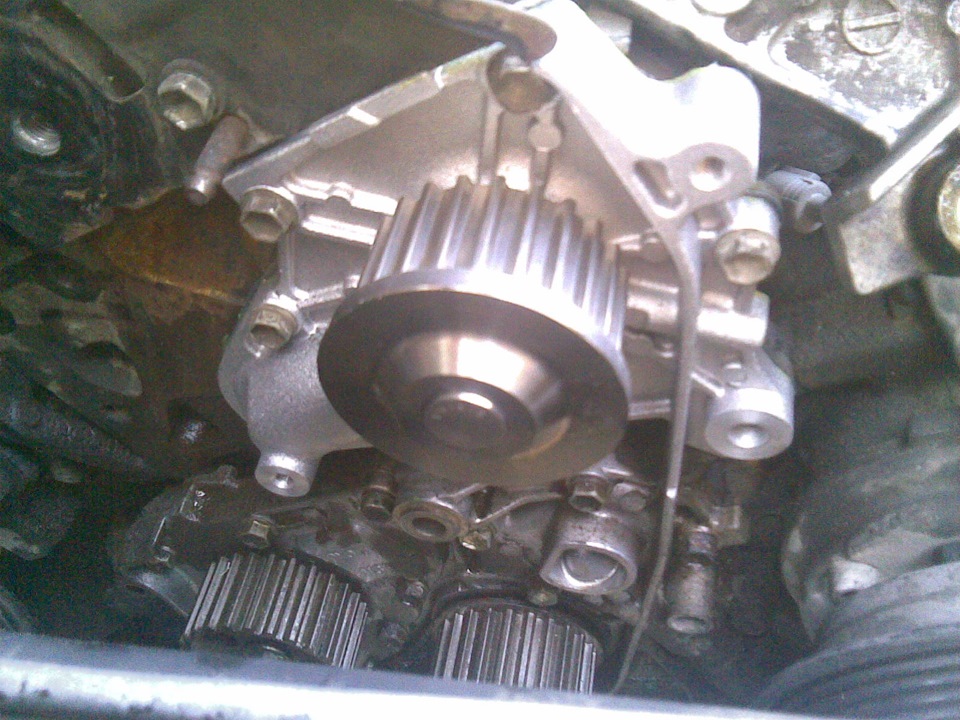 Помпа сдохла… — Toyota Camry (XV10), 2,2 л, 1994 года | своими руками ...