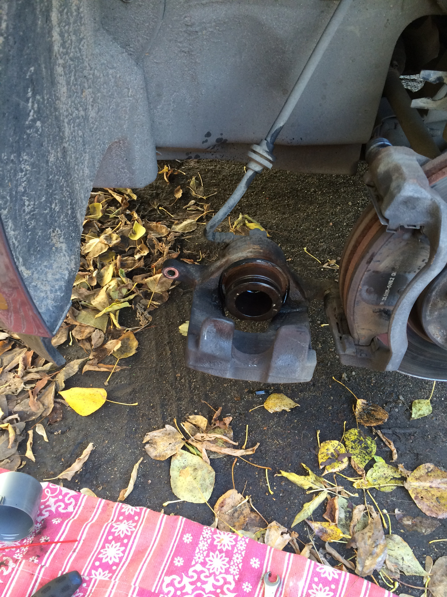 Заклинило передний тормозной суппорт — Chevrolet Aveo Sedan (2G), 1,6 л ...