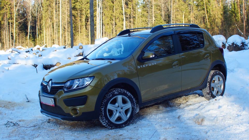 Машина зимой рено сандеро. Renault winter. Рено сандеро степвей 2. Рено сандеро степвей 2. Переключатель воздуха рено логан 1.