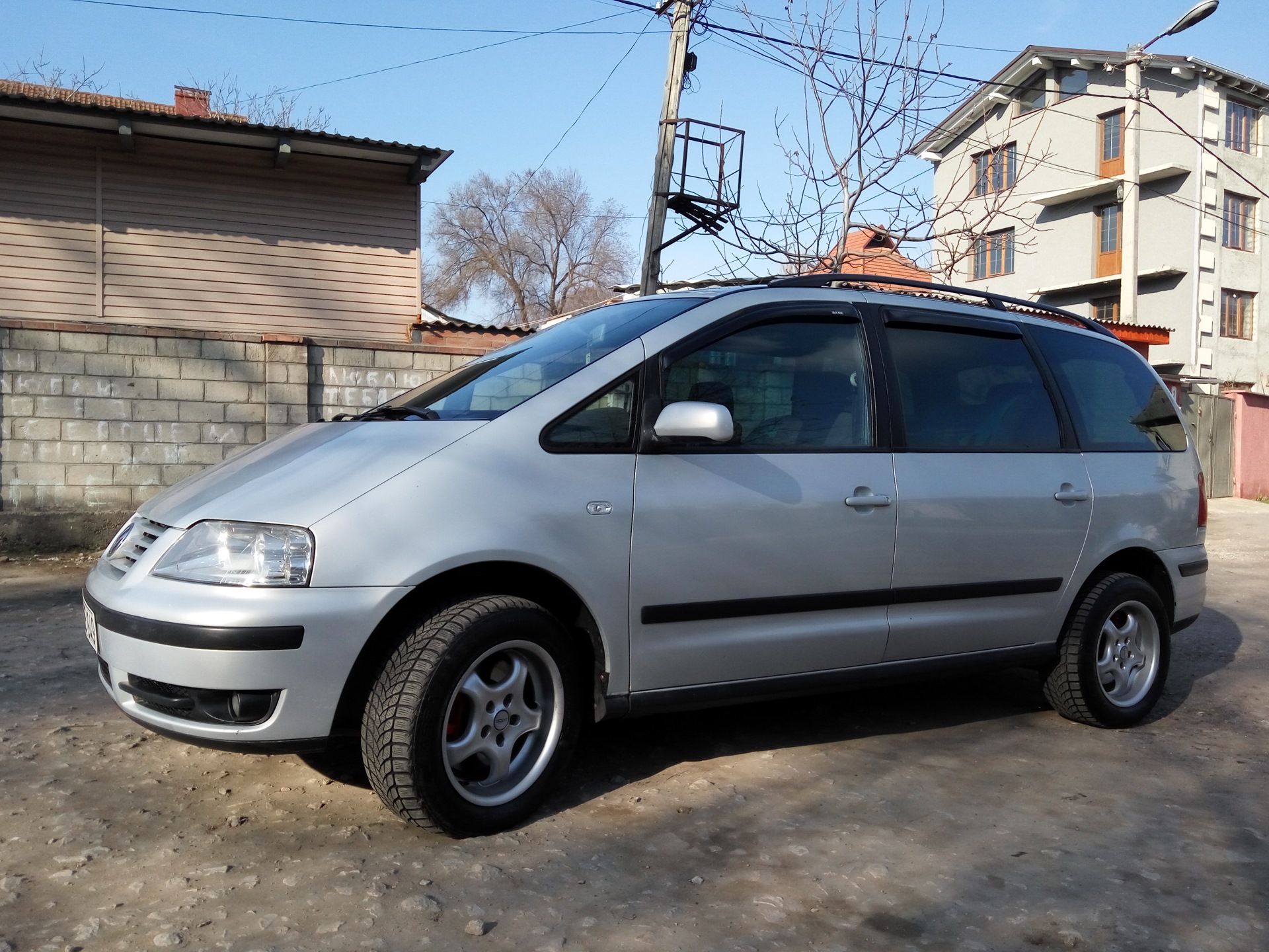 Фольксваген шаран 2001 год. Фольксваген Шаран 2001. VW Sharan 2001. Фольксваген Шаран 2001 года. Фольксваген Шаран 1999.