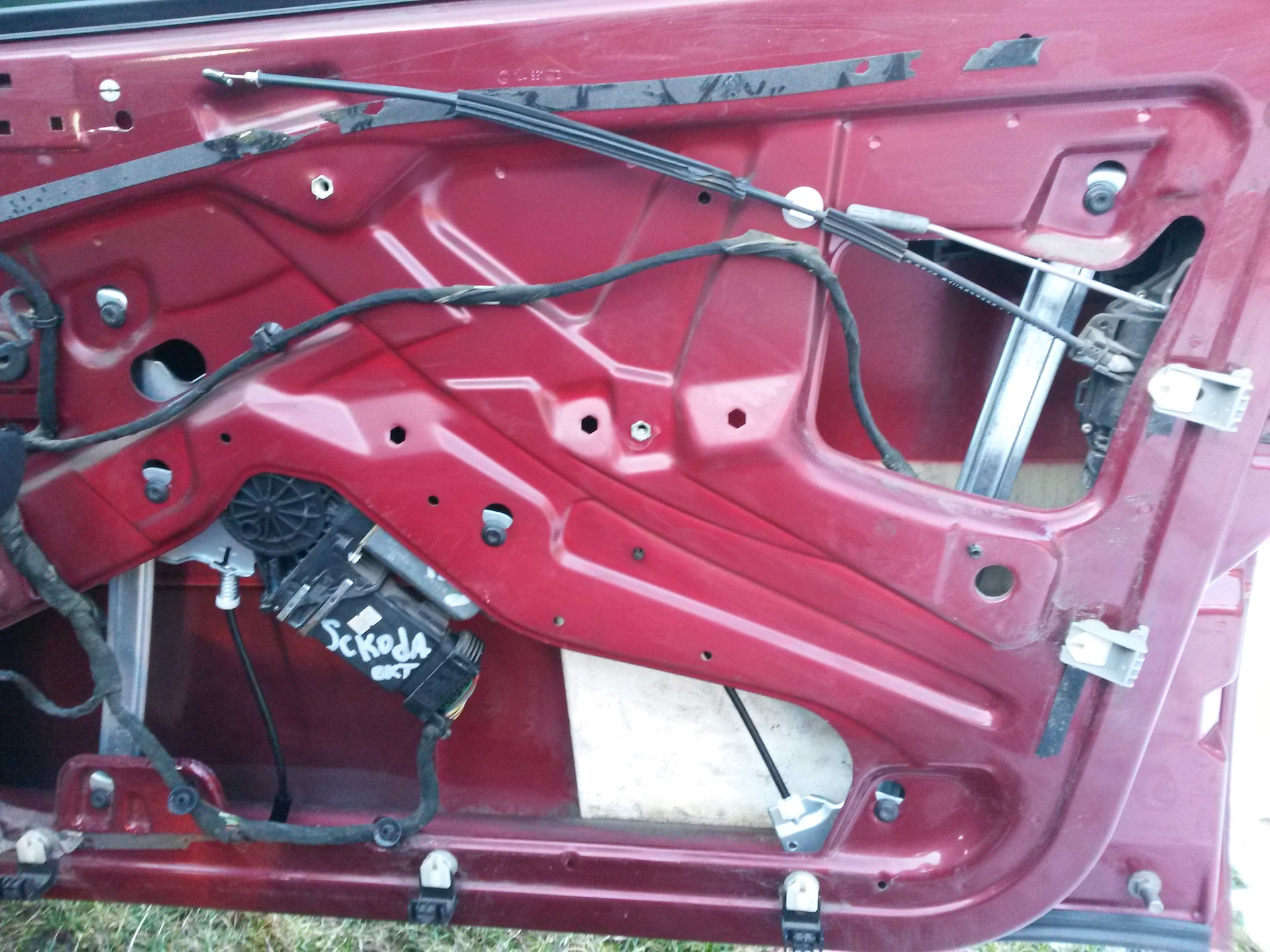 Установка стеклоподъемника на шкода фабия. Не работает стеклоподъемник шкода. Шкода фабия 2 поколения система стеклоподъемников. Не работает стеклоподъемник шкода. Эл стеклоподъемник без вмешательства.