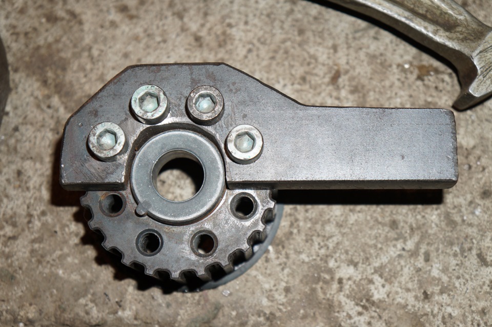 Изготовил ключ для откручивания звездочки ГРМ на коленвале… — Audi A6 (C5)