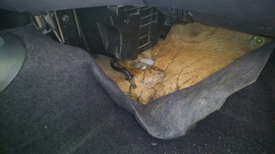 Вдогонку предыдущей записи: сток конденсата — Ford Puma (1G), 1,4 л ...