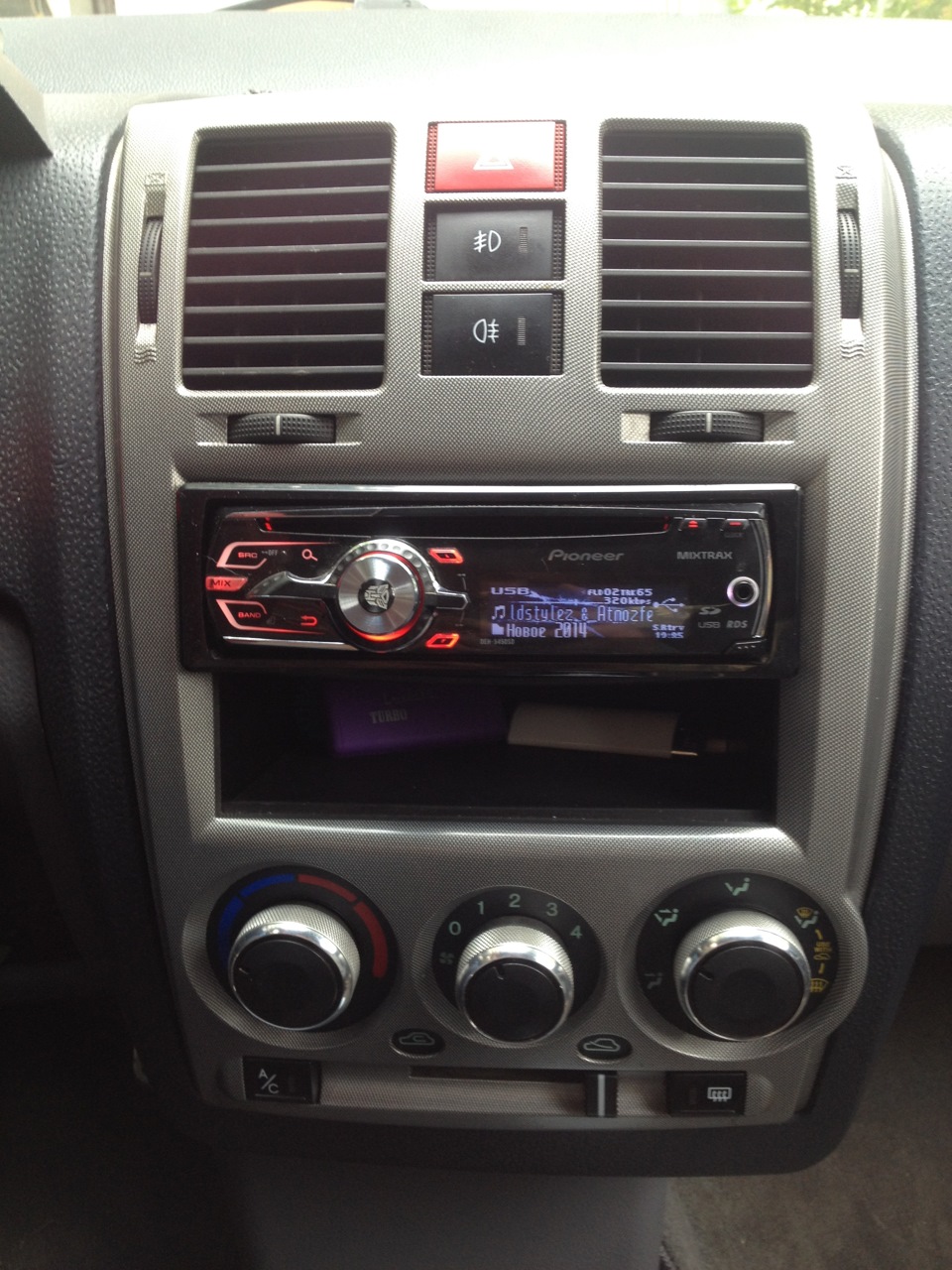 Android магнитола hetz hertz auto. Магнитола хендай гетц. Магнитола с экраном в машину на hyundai getz. 2 din магнитола в hyundai getz 1. 2 din магнитола в hyundai getz 1.