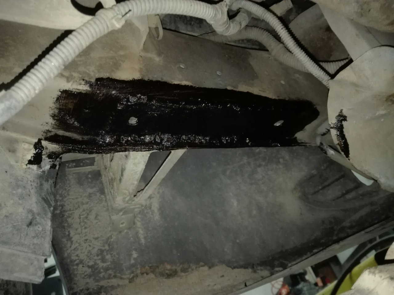 Задние лонжероны приоры. Лонжерон вмятина pajero 4. Лонжерон ваз 2170. Задние лонжероны приоры. Приора сварка переднего лонжерона.