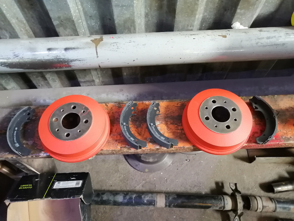 Замена ТЖ и задних тормозов — Lada Гранта (1G), 1,6 л, 2012 года ...