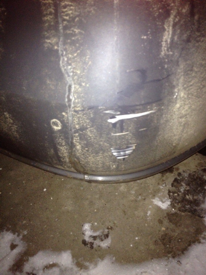 Шлагбаум перебежал дорогу — Volkswagen Polo Sedan, 1,6 л, 2011 года ...