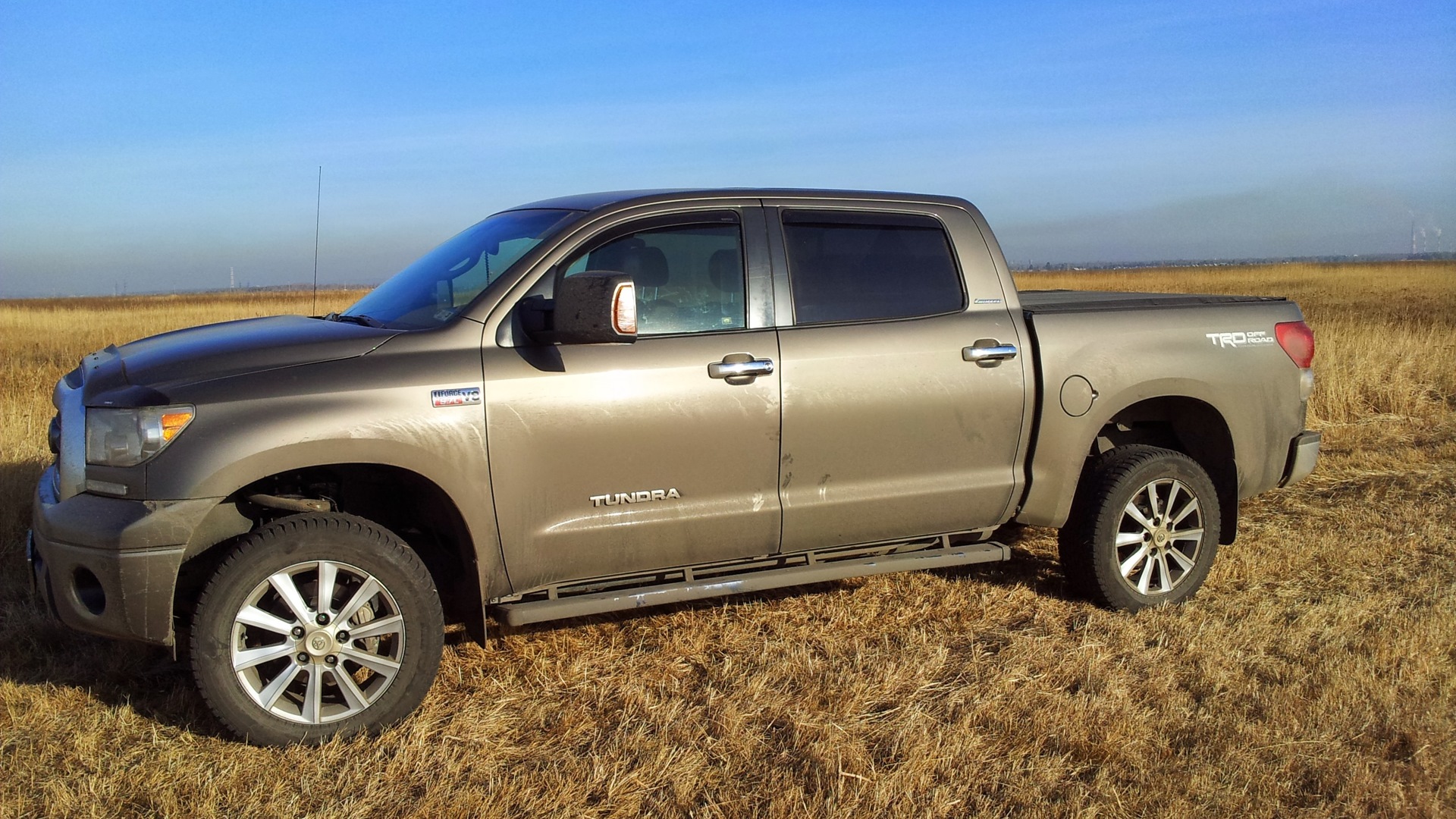 Тундра объемы. Toyota Tundra 5.7. Toyota Tundra 2007. Тойота тундра 5.7 2022. Тойота тундра 5.7 Бублик.