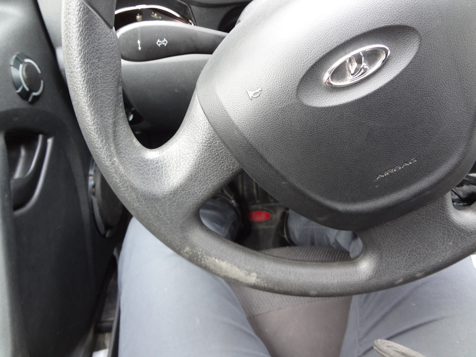 Приборка гранта в калину 1. Гранта горит руль. Руль гранта фл. Гранта горит руль. Руль ваз 2190.