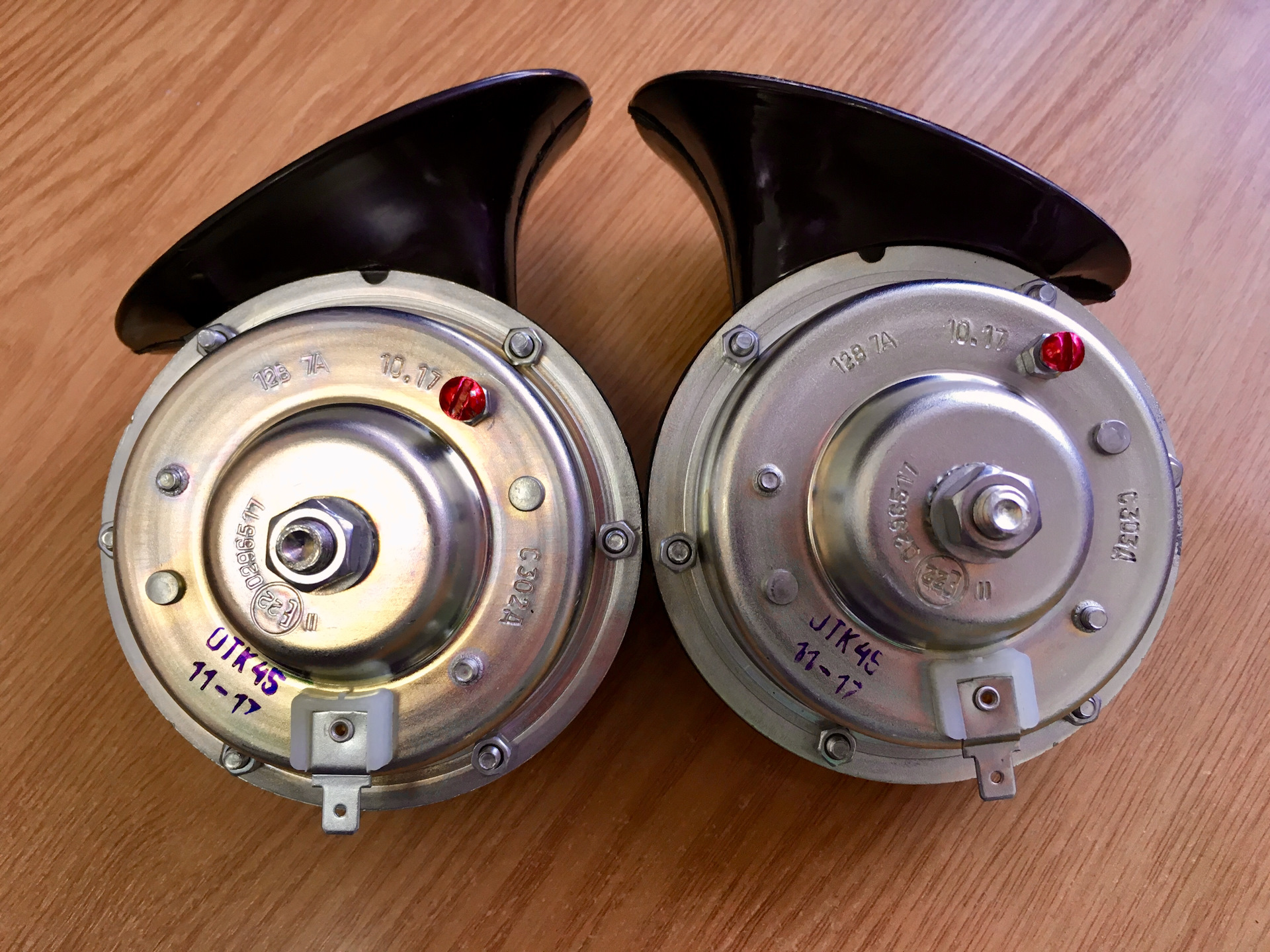 ). 24v) (к-кт 2 шт. Сигнал звуковой с306/307 маз,камаз 24v. Сигнал комплект. С308/309 сигнал звуковой ваз (компл.