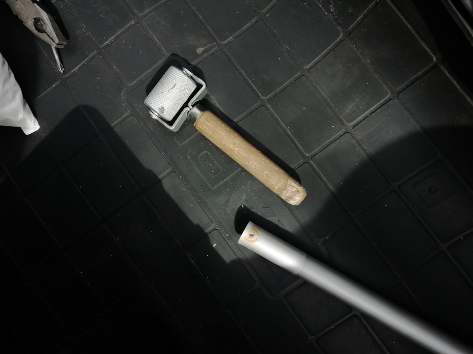 Валик прикатный для шумоизоляции — Skoda Rapid (1G), 1,6 л, 2019 года ...