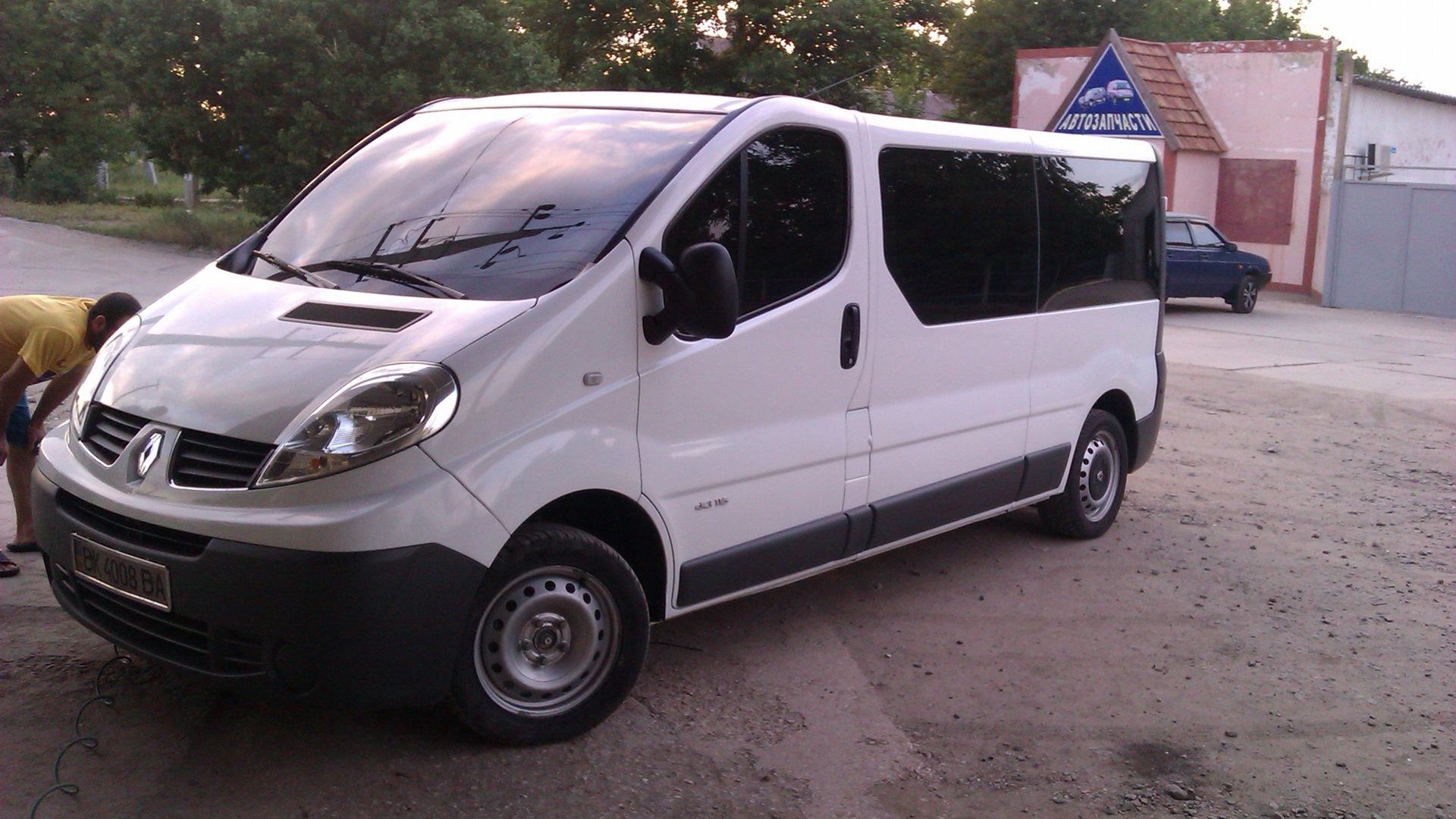 Renault Trafic (2G) 2.0 дизельный 2008 | MusicBox (2.0 Turbo) на DRIVE2