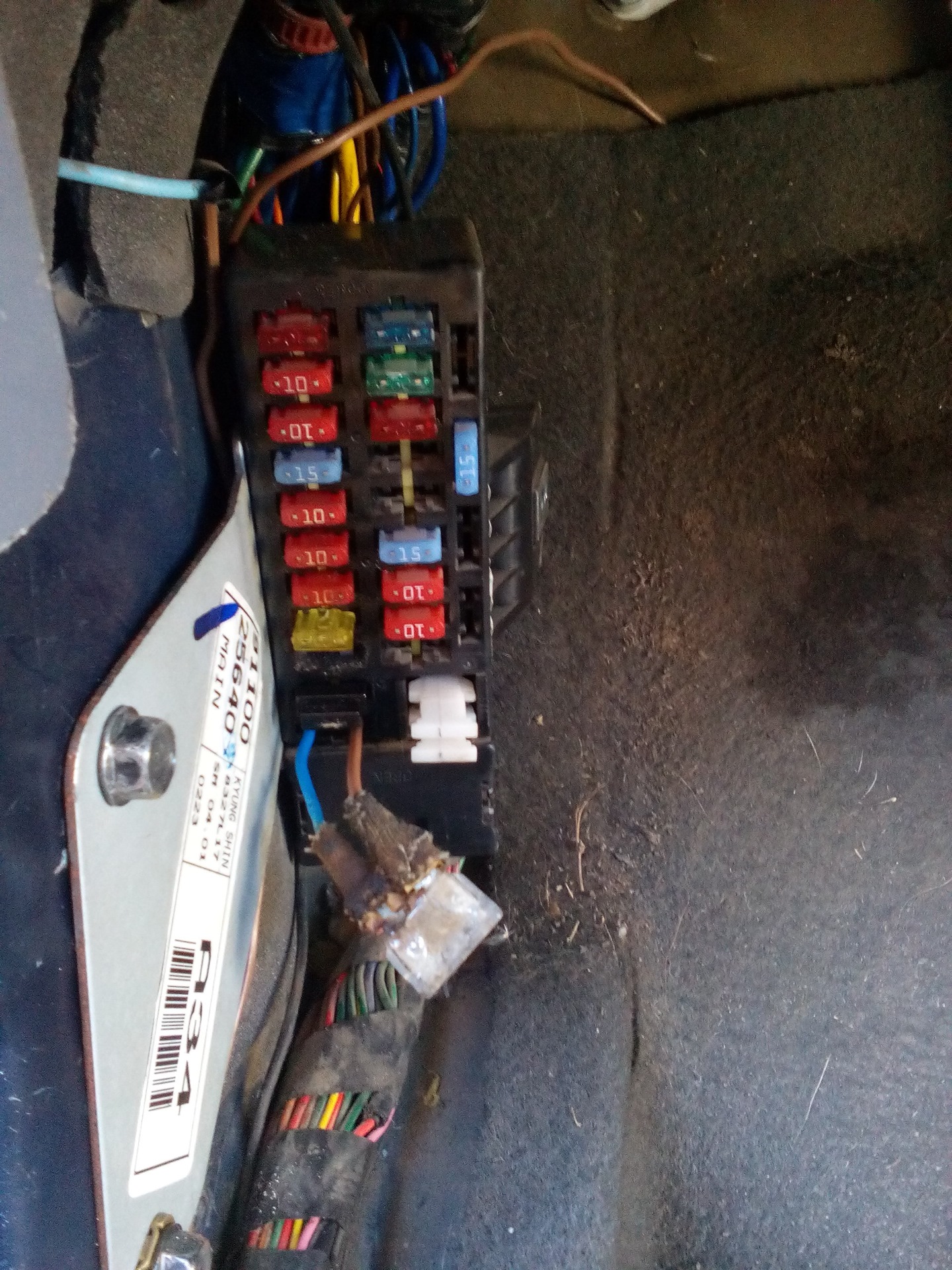 Бесполезный ремонт блока предохранителей — DRIVE2