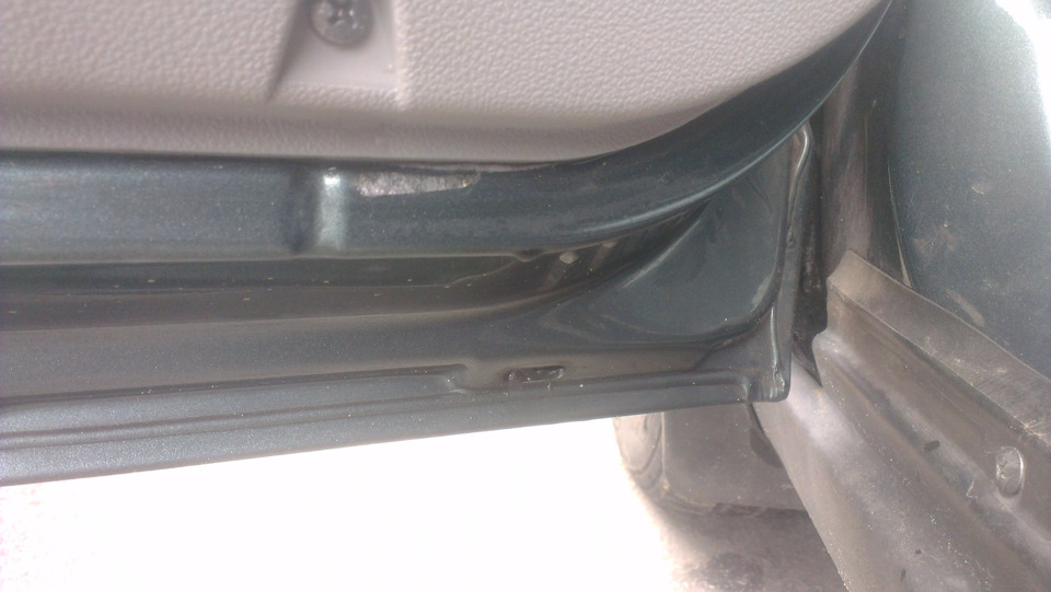 Мокрый пол (62000 км) — Lada Приора хэтчбек, 1,6 л, 2011 года | своими ...