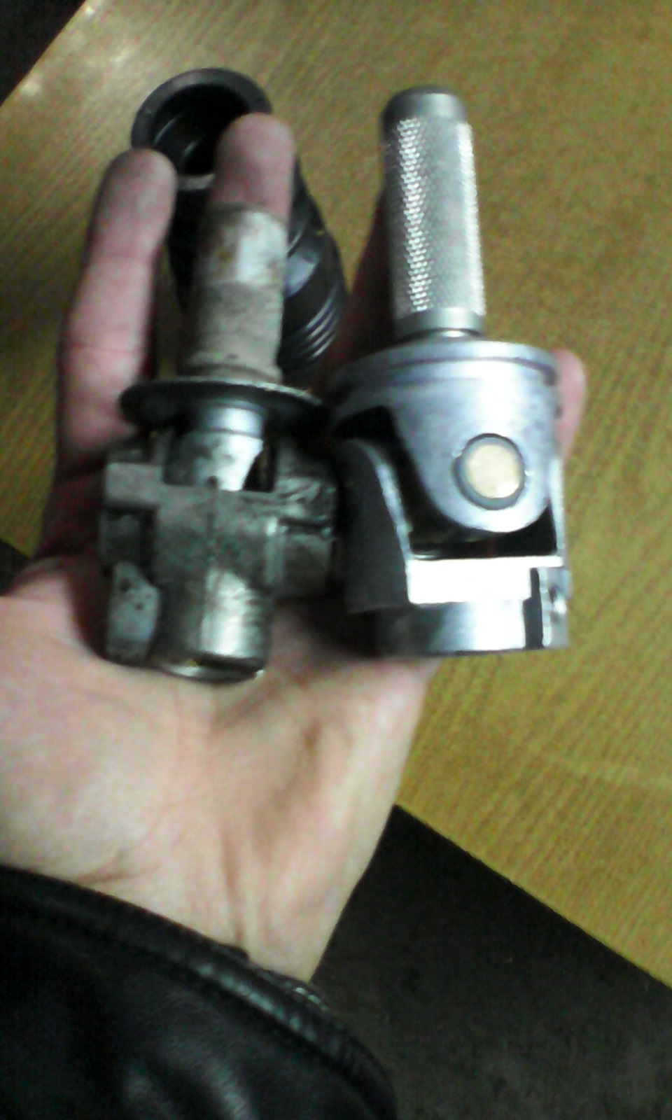 замена приоровской кулисы на калиновскую)и замена масла в коробке ...