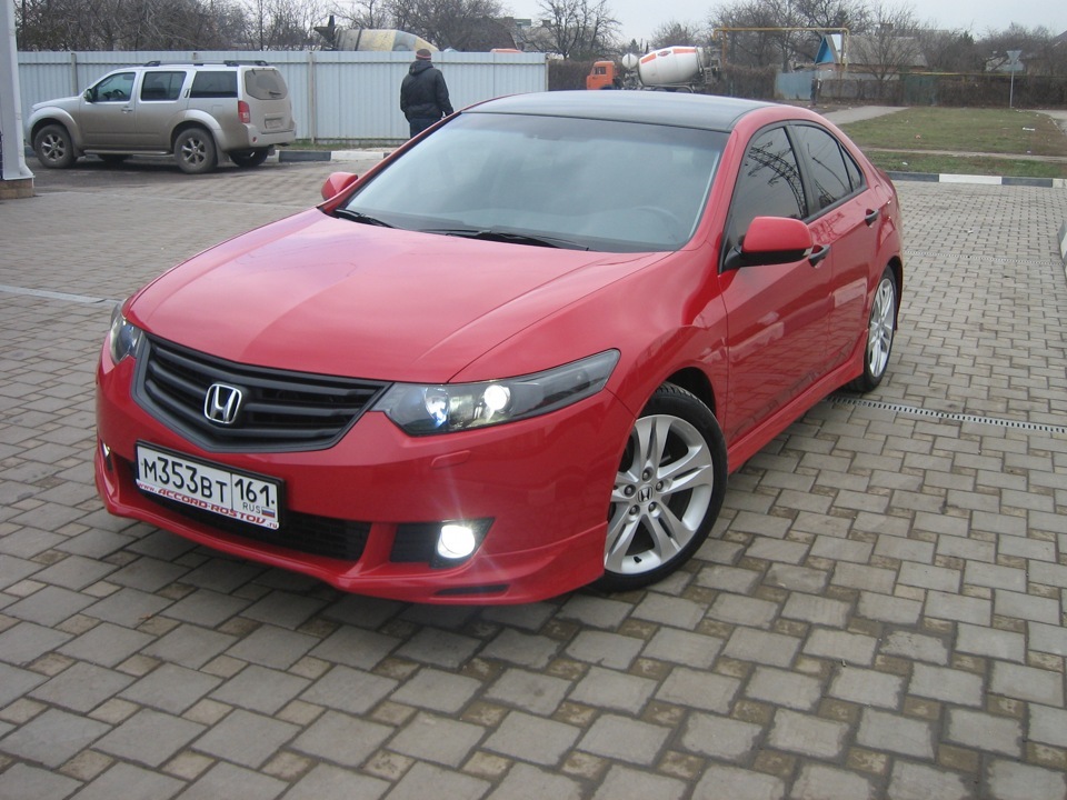 Хонда в омске. Honda Accord 2008 Type s красный антихром. Хонда Аккорд 8 красный цвет. Honda Accord 2.4 2008 красный антихром. Honda Accord 8 красная антихром.