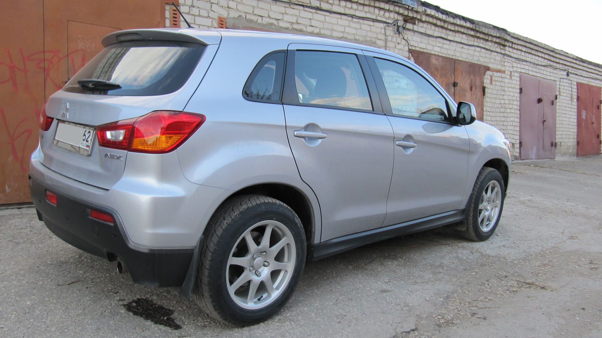 Mitsubishi ASX 1.6 бензиновый 2011 | 1,6 л на DRIVE2