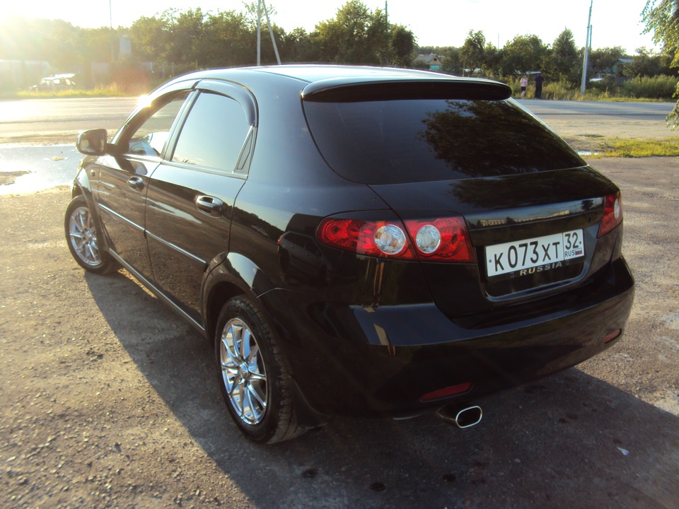 Lacetti Chevrolet черная в обвесах хэтчбек