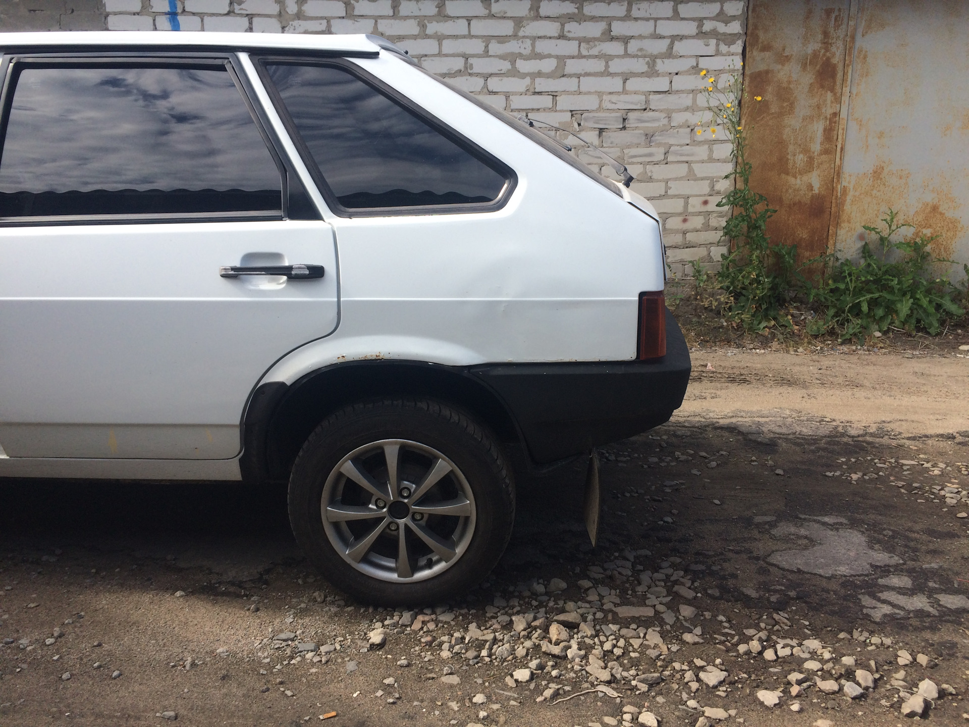 Бюджетное занижение ваз 2109 или Снял злощасные домики — Lada 21093i, 1,6  л, 2004 года | своими руками | DRIVE2