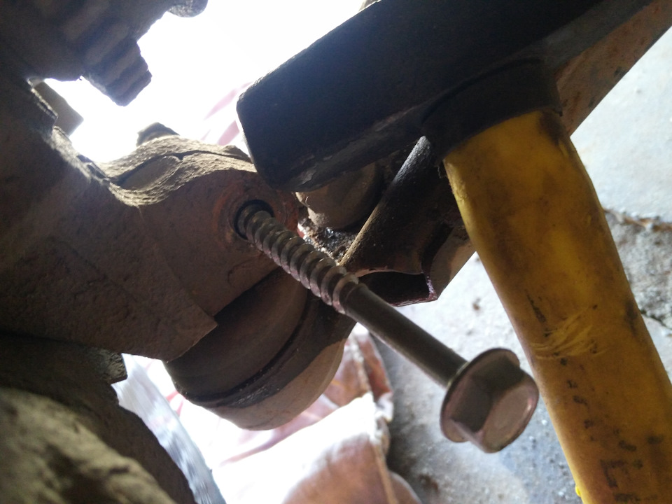 Замена левого внешнего ШРУСа (HDK) — KIA Spectra, 1,6 л, 2006 года ...