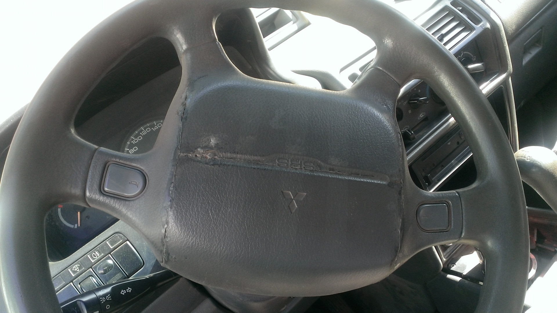 Причины вибрации руля на скорости. Приора трясётся руль на кочках. Трясет руль причины. Биение руля. Трясет руль причины.