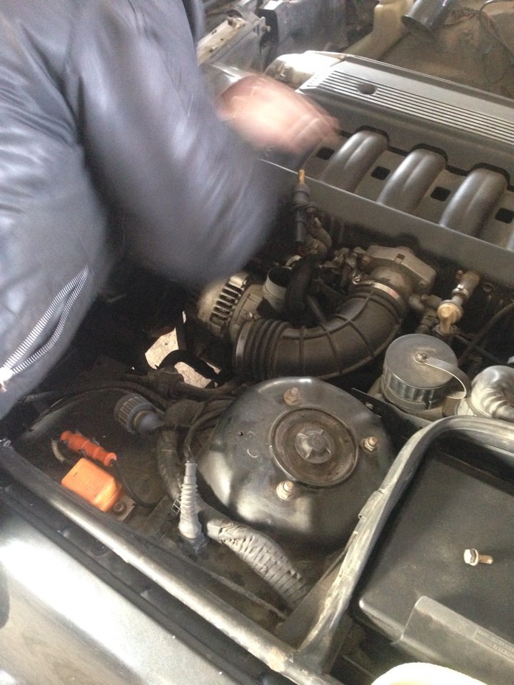 Замена прокладки масляного стакана м50 — BMW 5 series (E34), 2 л, 1992 ...